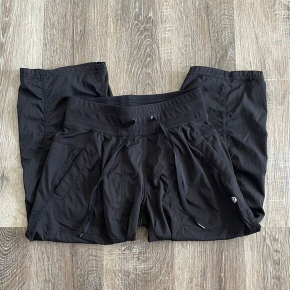 Lululemon Dance Studio Crop II Unlined 20" Black - Size: 6 - Picture 5 of 13
